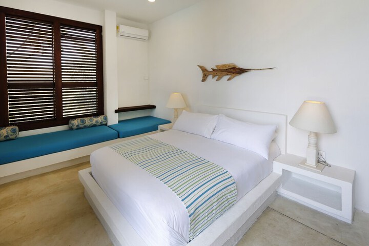Room 2 of 39