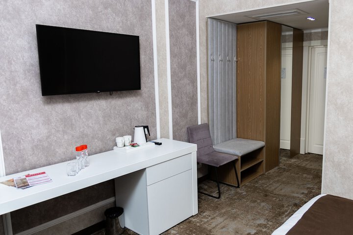 Room 36 of 93