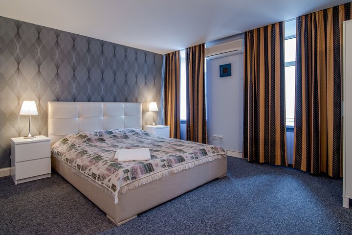 Room 10 of 40