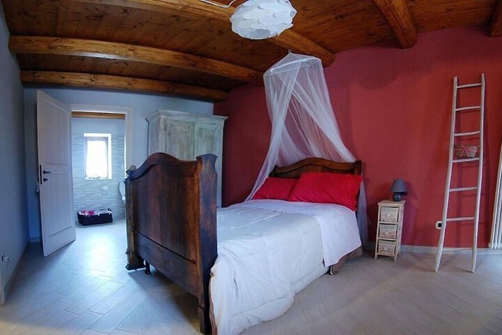 Room 7 of 38