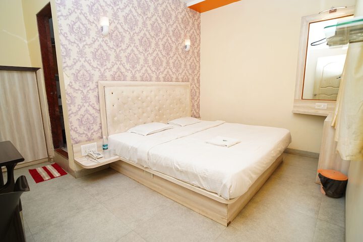 Room 7 of 31