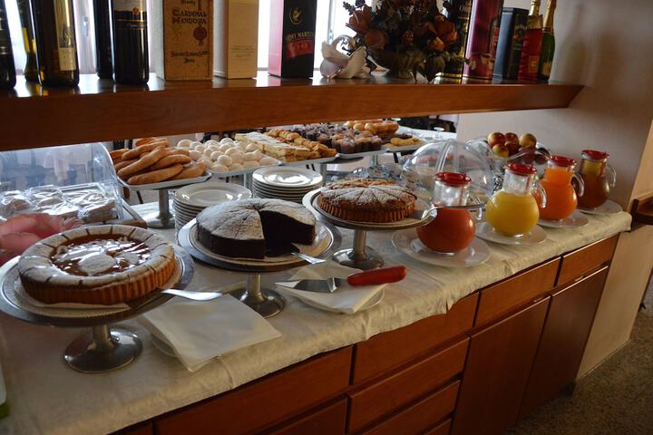 Breakfast buffet
