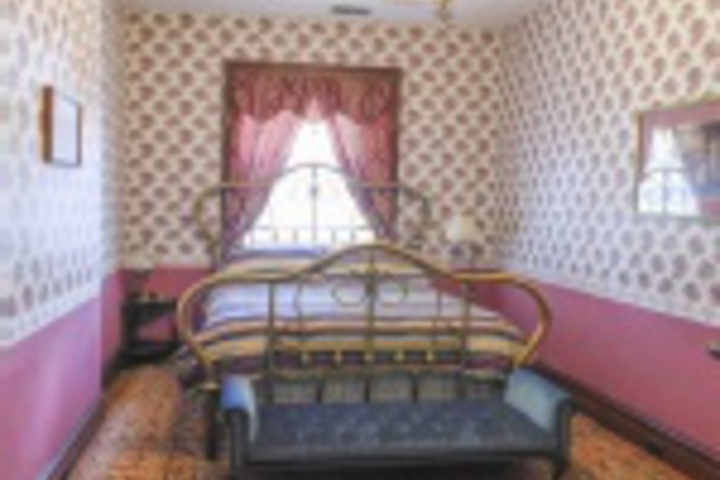 Room 193 of 240