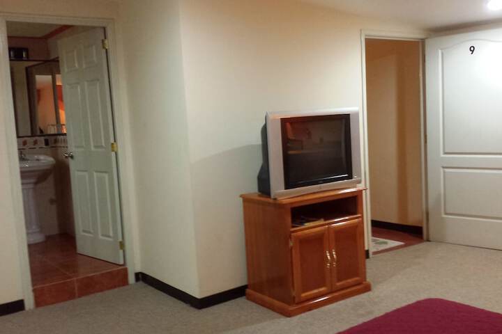 Room 6 of 18
