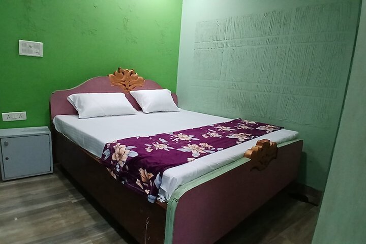Room 17 of 25