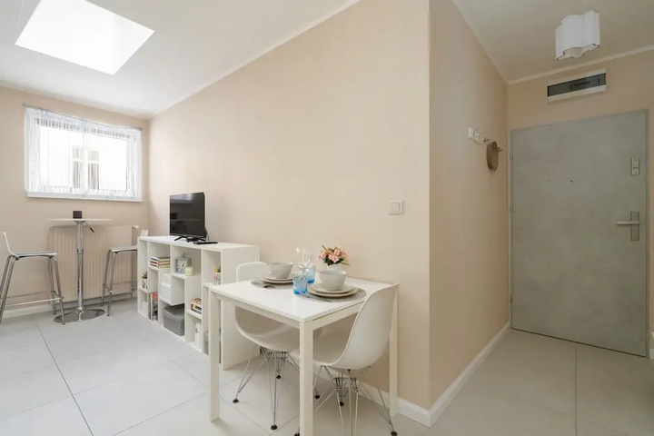 Room 4 of 11