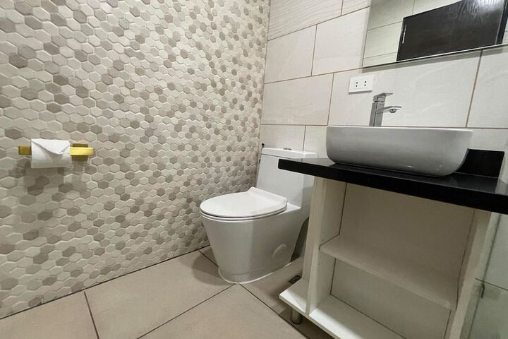 Room 8 of 13
