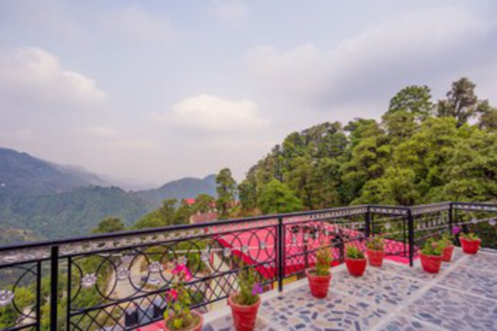 OYO 13294 Home Heritage 1BHK Clock Tower Mussoorie
