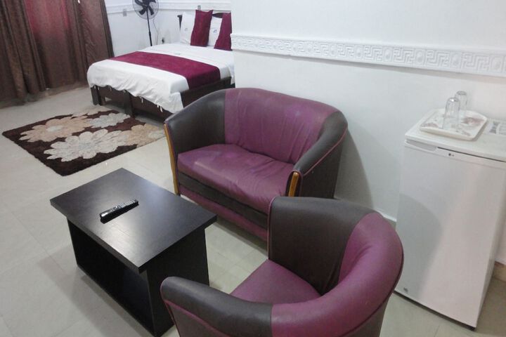 Room 17 of 35
