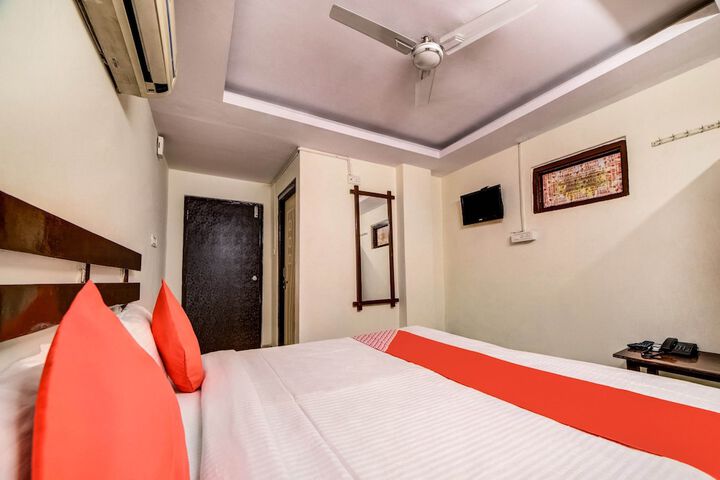 Room 25 of 27