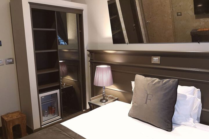 Room 30 of 52