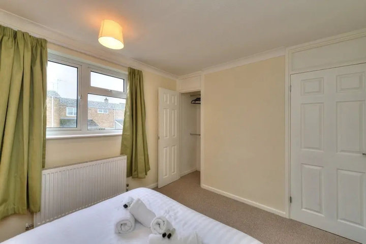 Room 2 of 18