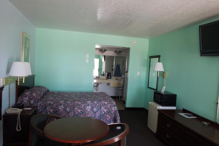 Room 12 of 35