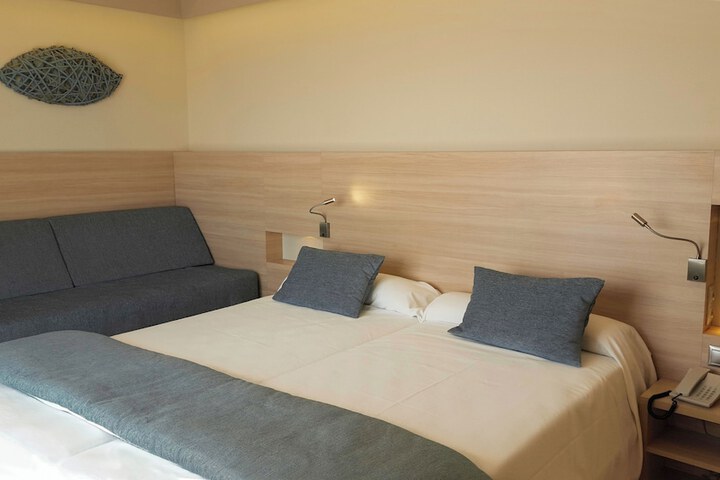 Room 20 of 153