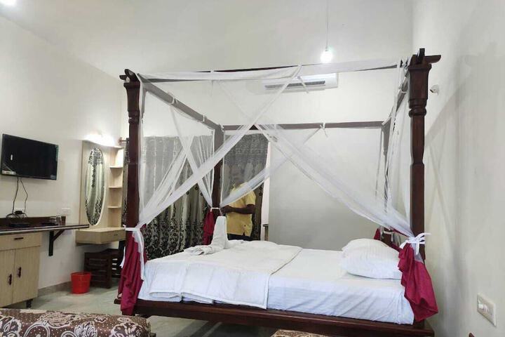 Room 7 of 22
