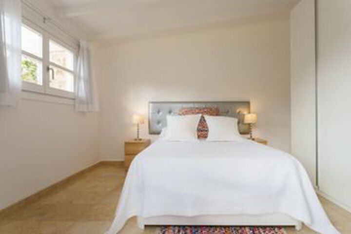 Room 6 of 23