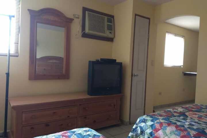 Room 8 of 18