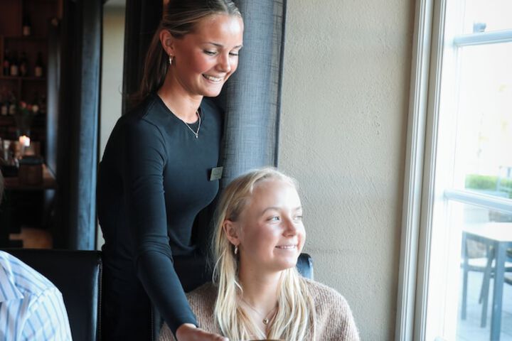 Dining 37 of 55