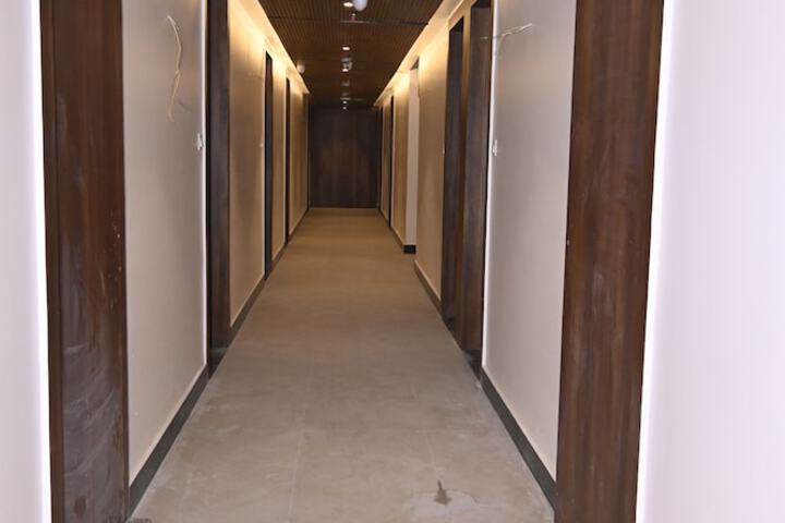 Ballroom/Hall 46 of 49