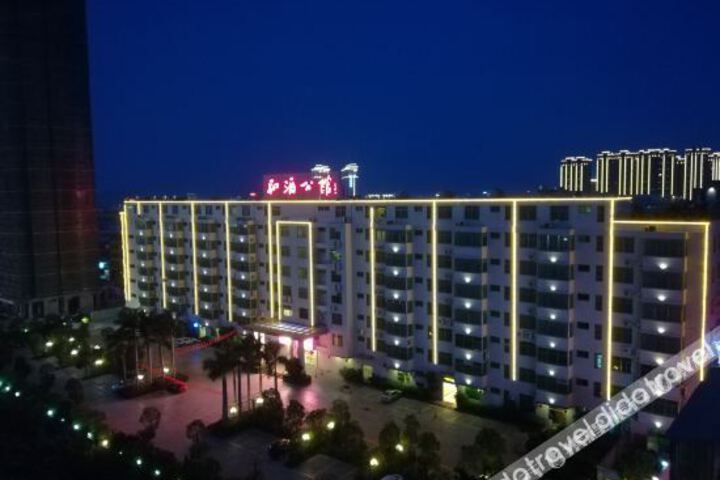 Hotel 6 of 8