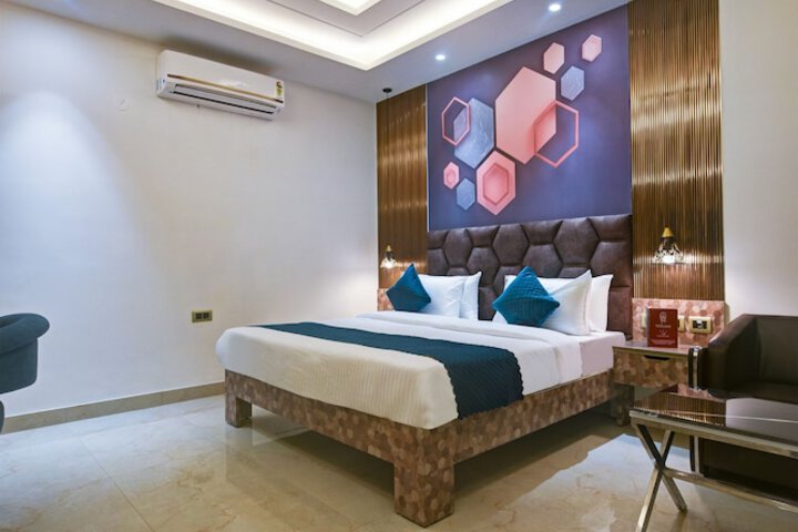 Room 30 of 52