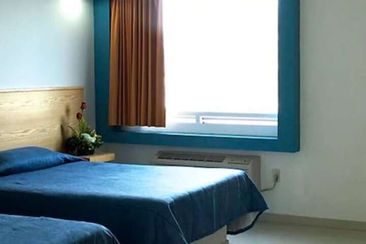 Room 2 of 39