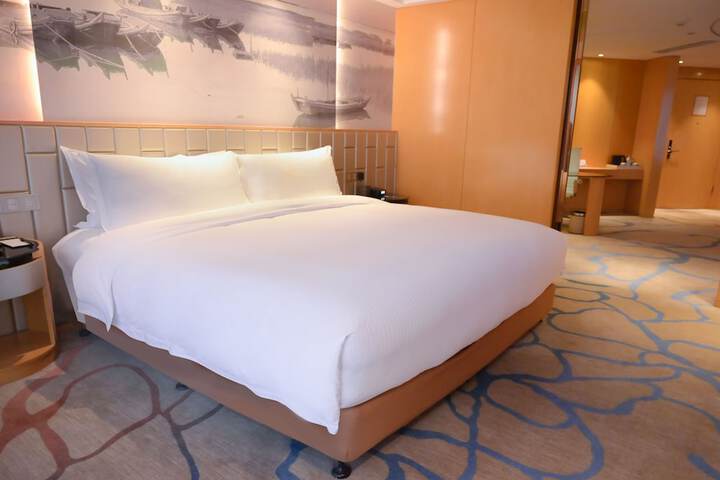 Room 8 of 67