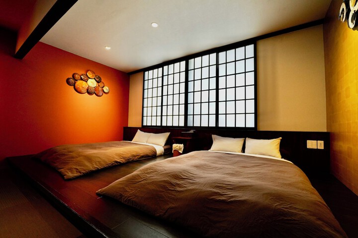 Room 7 of 193