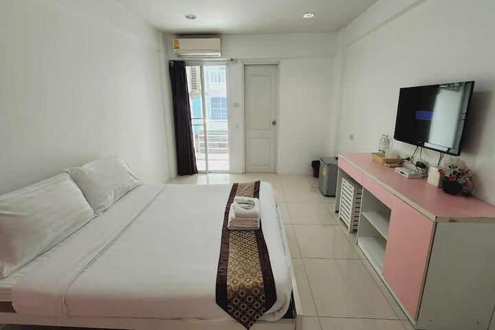 Room 7 of 38