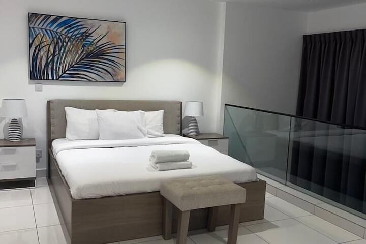 Room 4 of 158