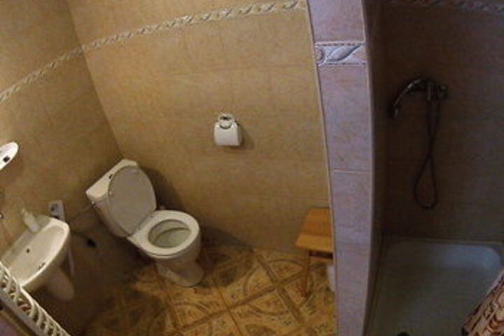 Room 8 of 69