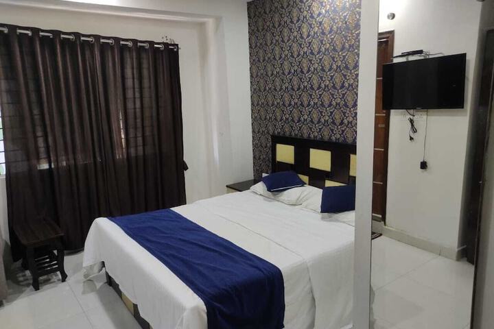 Room 3 of 6