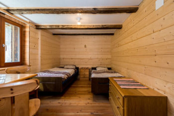Room 9 of 13
