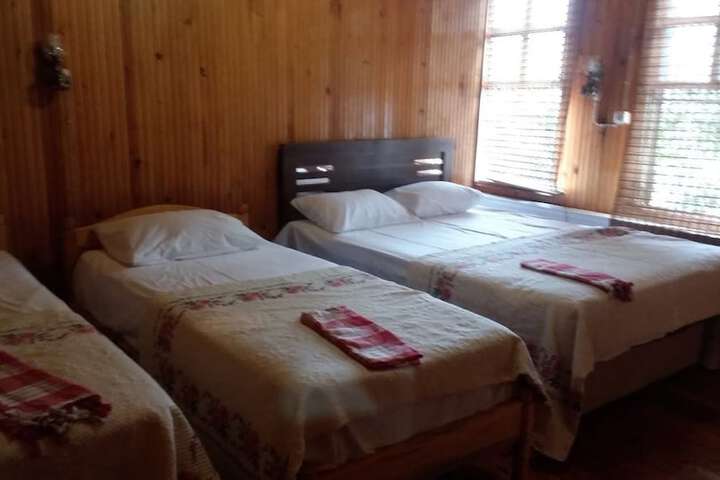 Room 9 of 12