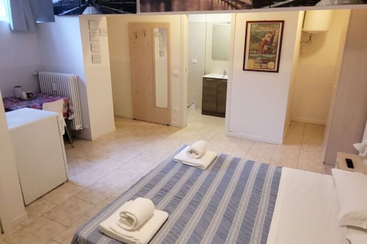 Room 44 of 103