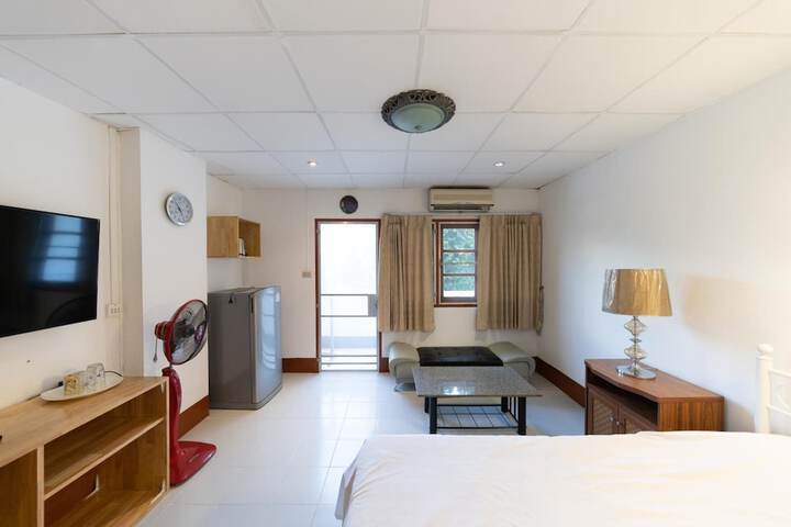 Room 12 of 19