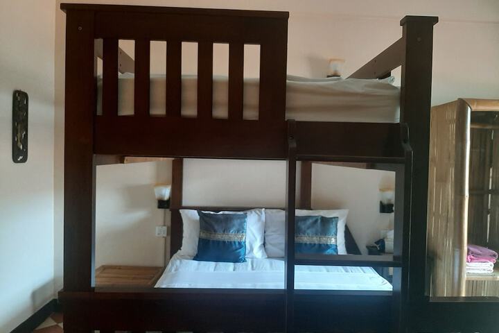 Room 6 of 68