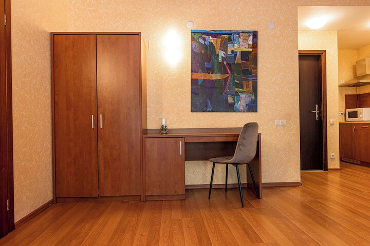 Room 139 of 214