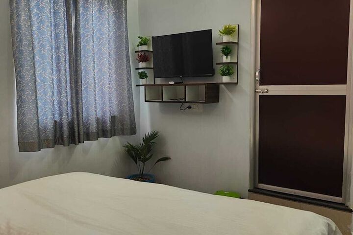 Room 14 of 38