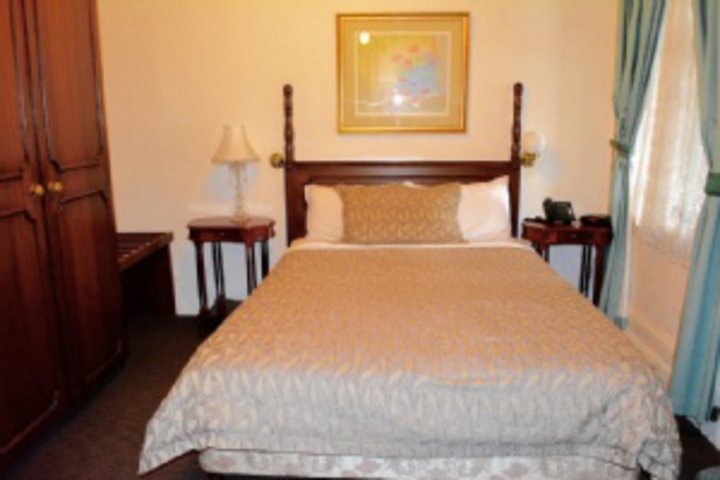 Room 572 of 768