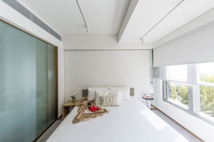 Room 10 of 82