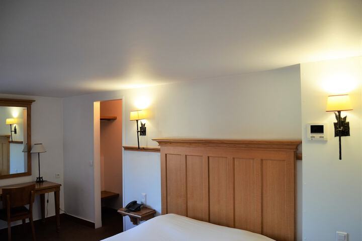 Room 15 of 95