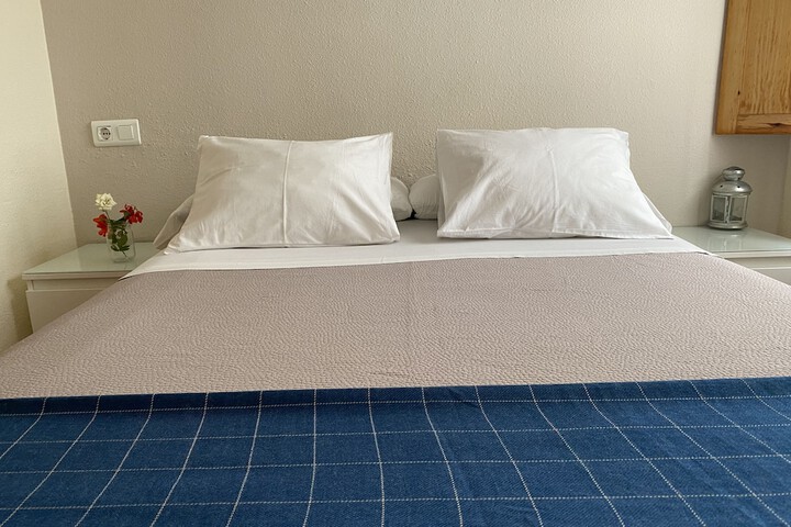 Room 28 of 103