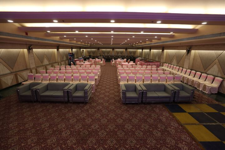Ballroom/Hall 62 of 70