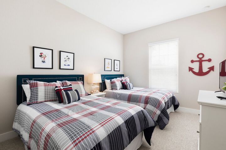 Room 12 of 32