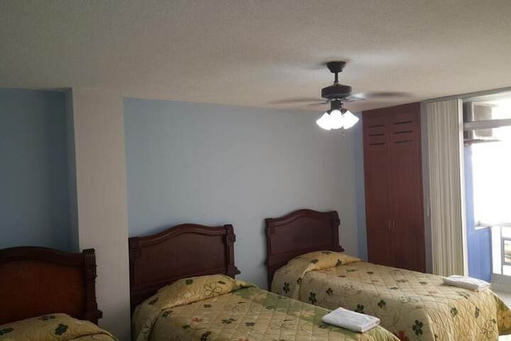 Room 9 of 31