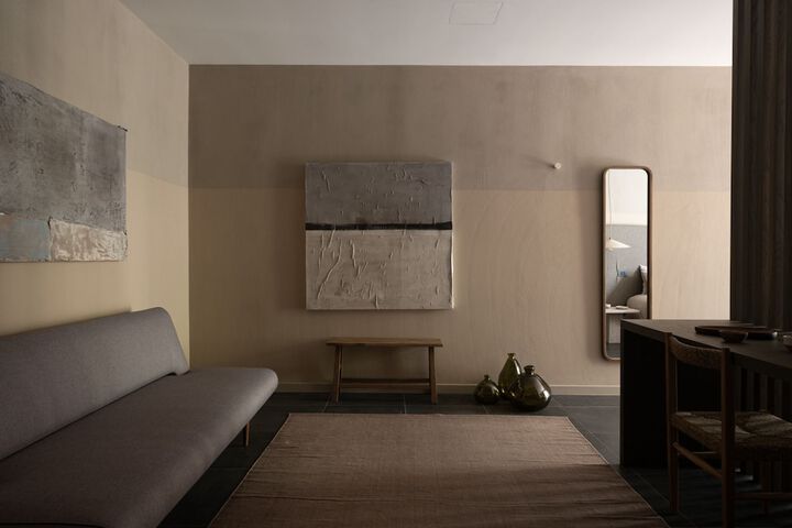 Room 2 of 72