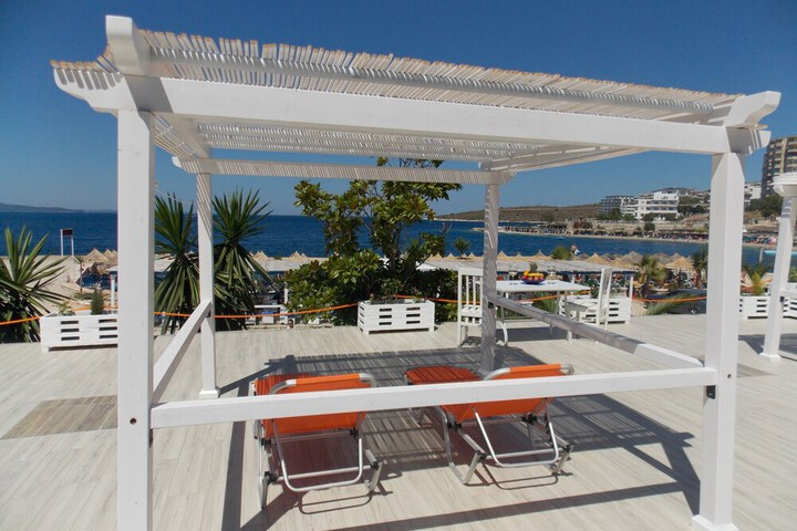 Sundeck 50 of 55