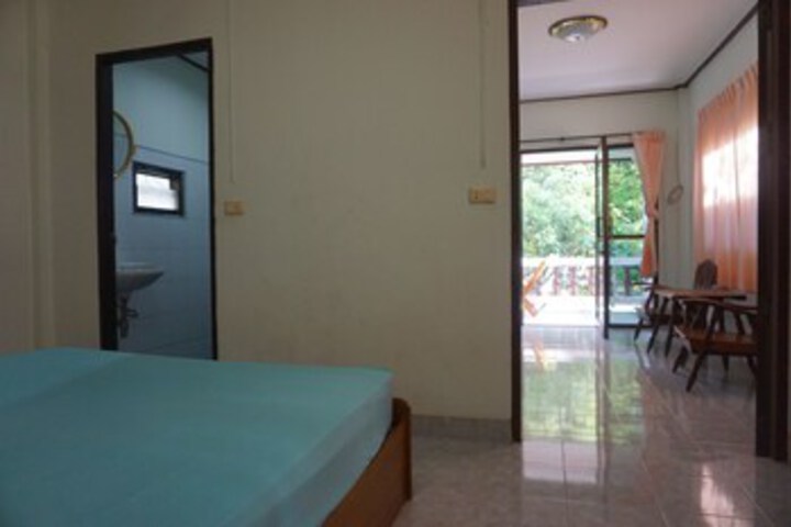 Room 12 of 20