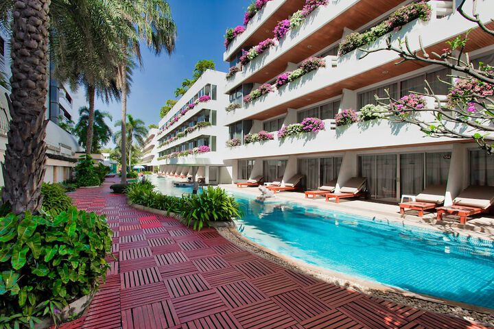 Pool Hotel